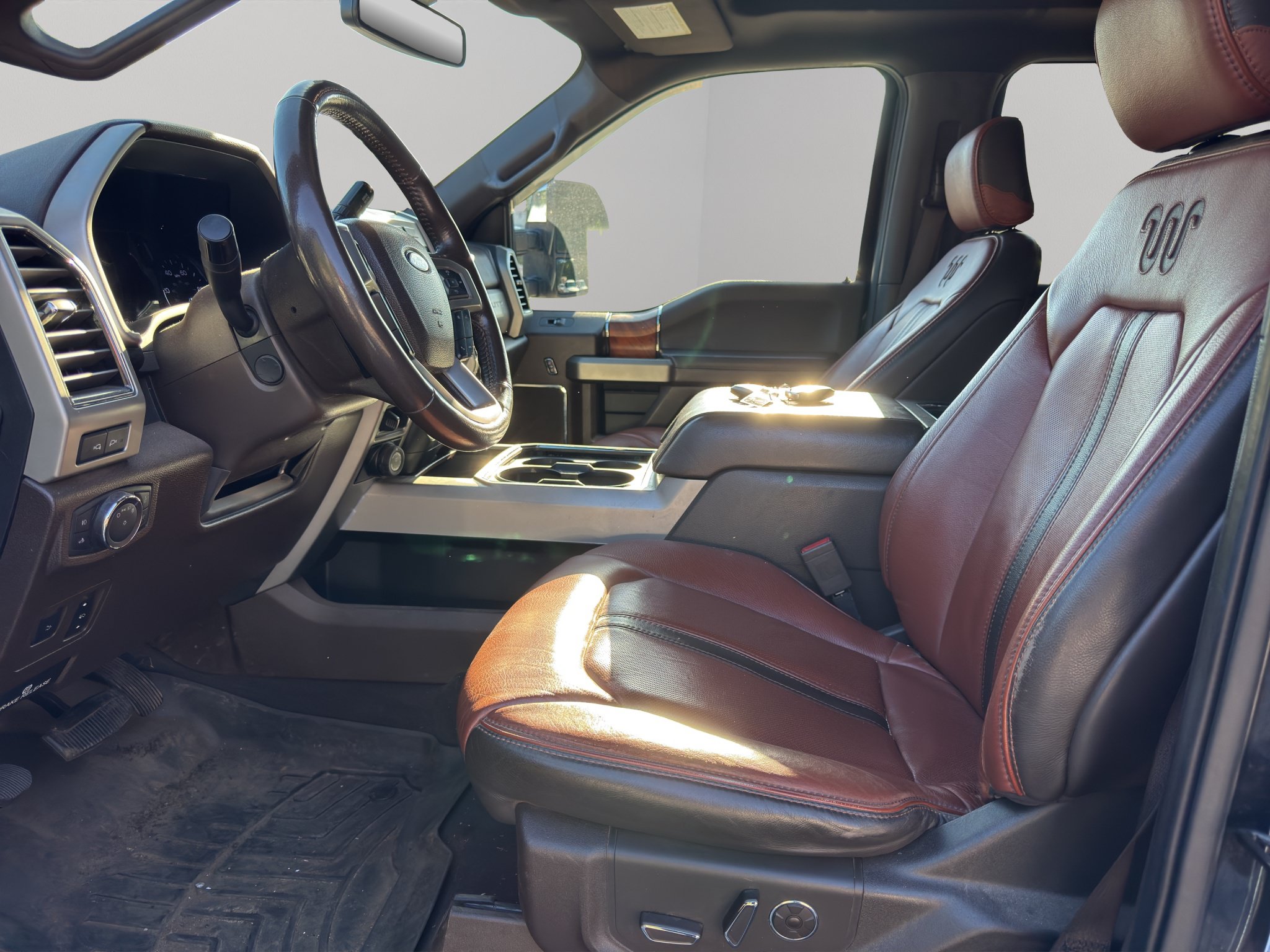 Used 2021 Ford F250 King Ranch w/ King Ranch Ultimate Package AWD/4WD image 3