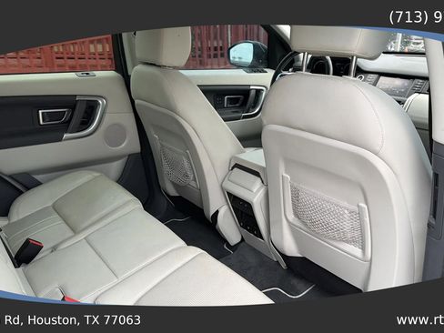 Used 2018 Land Rover Discovery Sport HSE image 28