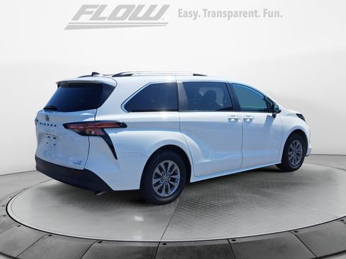 Used 2022 Toyota Sienna LE FWD image 8