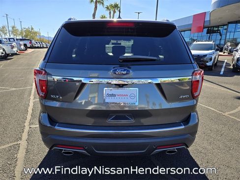 Used 2018 Ford Explorer XLT w/ Equipment Group 202A image 5