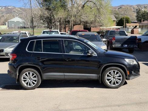 Used 2011 Volkswagen Tiguan S image 3