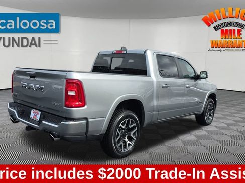 Used 2025 RAM 1500 Laramie AWD/4WD image 8