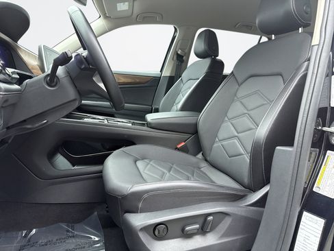 Used 2024 Volkswagen Atlas SE image 11