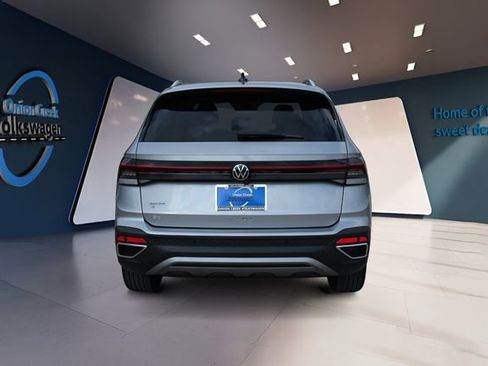 New 2026 Volkswagen Taos SE image 6