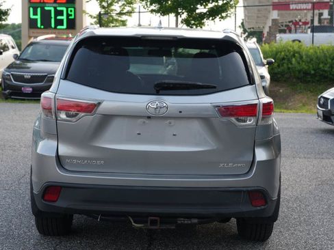 Used 2015 Toyota Highlander XLE AWD/4WD image 6