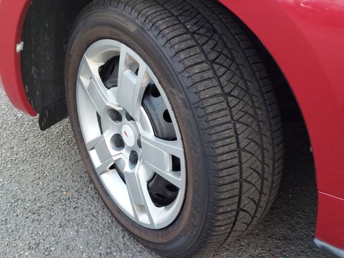 Used 2009 Pontiac Vibe AWD w/ Sun And Sound Package image 18