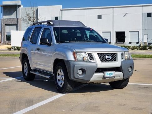Used 2012 Nissan Xterra X image 3