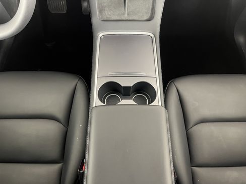 Used 2023 Tesla Model Y Long Range image 14