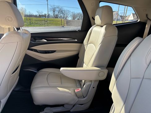 Used 2020 Buick Enclave Essence w/ Sound and Sites Package image 3