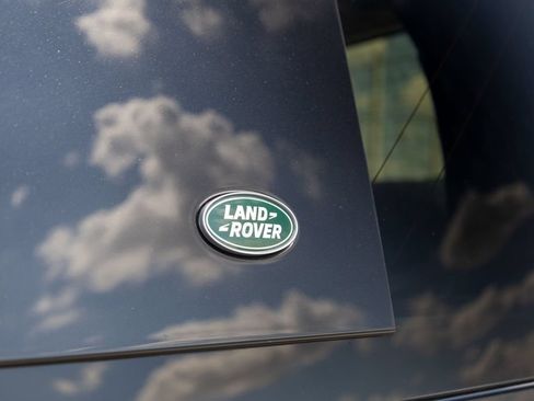 Used 2023 Land Rover Defender 110 V8 AWD/4WD image 80