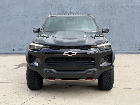 Used 2026 Chevrolet Colorado ZR2 w/ Technology Package AWD/4WD image 8