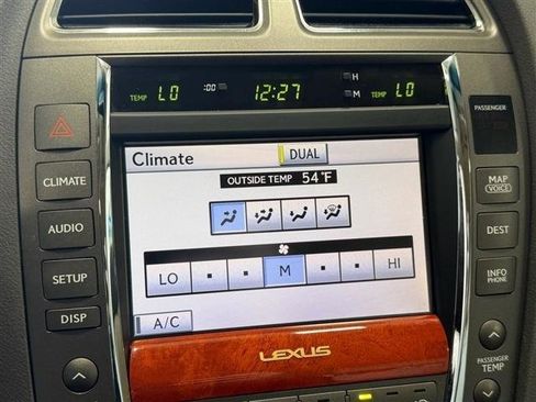 Used 2011 Lexus ES 350 w/ Luxury Pkg & Navigation w/ Preferred Accessory Package FWD image 21