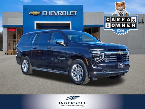Used 2025 Chevrolet Suburban Premier image 1