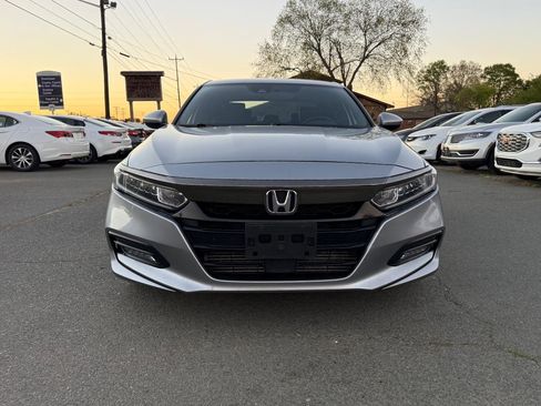 Used 2019 Honda Accord Sport image 2