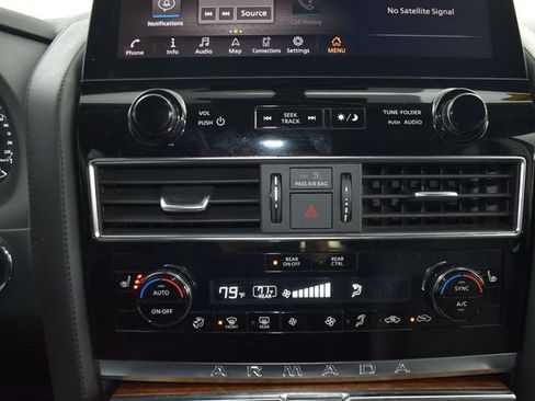 Used 2024 Nissan Armada SL image 30
