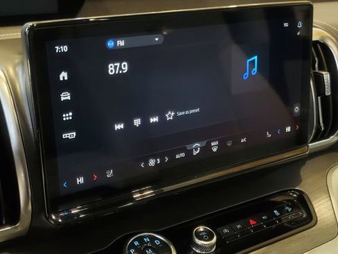 Certified 2025 Ford Expedition Platinum image 17