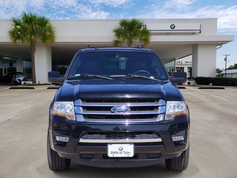 Used 2017 Ford Expedition Limited w/ Equipment Group 301A RWD image 2