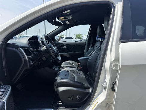 Used 2019 Jeep Cherokee High Altitude AWD/4WD image 7