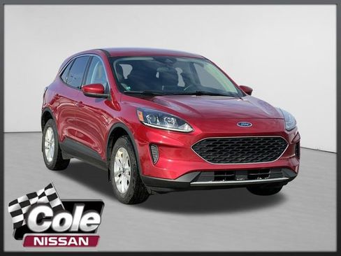 Used 2020 Ford Escape SE image 1