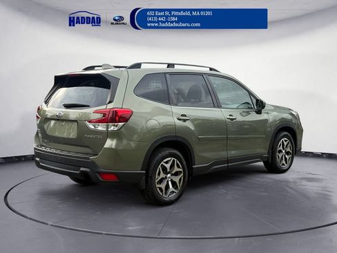 Used 2019 Subaru Forester Premium AWD/4WD image 6