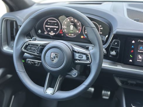 New 2025 Porsche Cayenne Turbo image 15