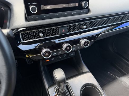 Used 2025 Honda Civic Sport image 27