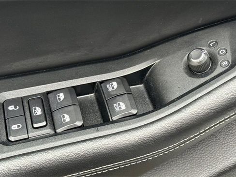 Used 2023 Jeep Grand Cherokee L Laredo image 12