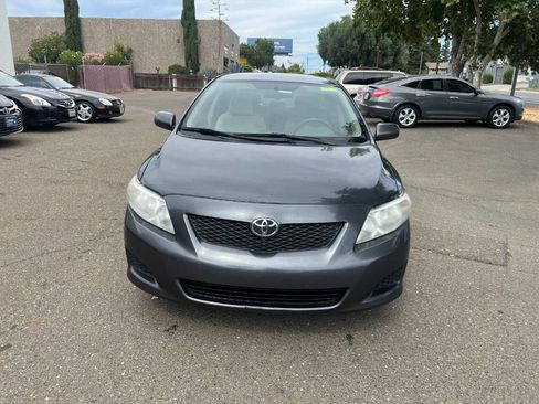 Used 2010 Toyota Corolla image 3
