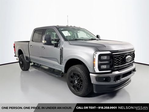 Used 2025 Ford F250 XLT w/ Black Appearance Package AWD/4WD image 3