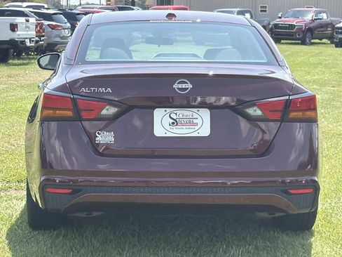 Used 2025 Nissan Altima 2.5 SV FWD image 8