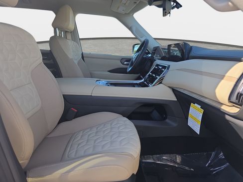 New 2026 Nissan Armada Platinum image 10