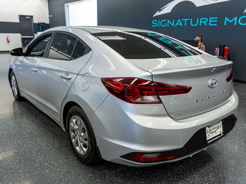 Used 2019 Hyundai Elantra SE w/ Winter Weather Package image 8