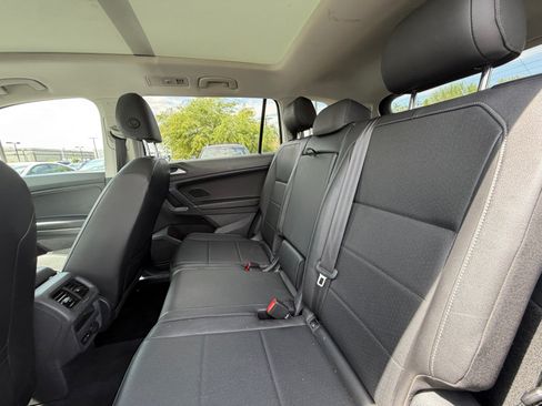 Used 2020 Volkswagen Tiguan SE w/ Panoramic Sunroof Package FWD image 17
