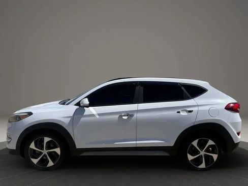 Used 2017 Hyundai Tucson Limited w/ Limited Ultimate Package 03 FWD image 4