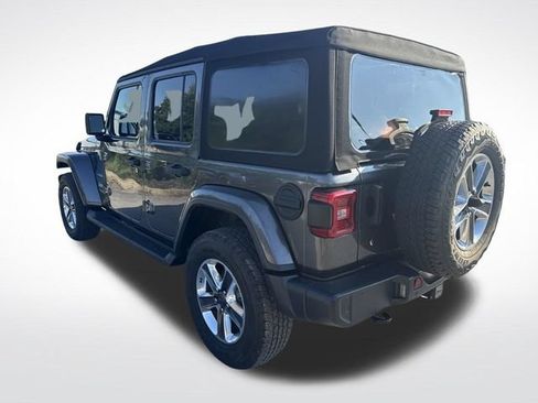 Used 2019 Jeep Wrangler Unlimited Sahara AWD/4WD image 5