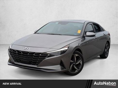 Used 2023 Hyundai Elantra Limited image 1