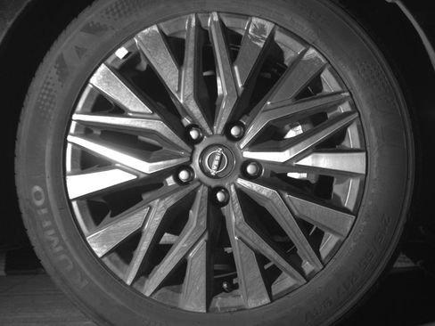 Used 2025 Nissan Altima 2.5 SV FWD image 13