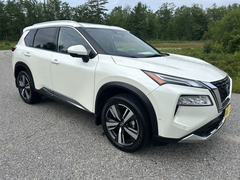 Certified 2023 Nissan Rogue Platinum AWD/4WD image 3