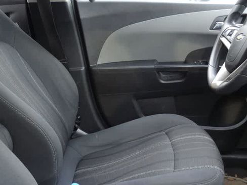 Used 2014 Chevrolet Sonic LT FWD image 7