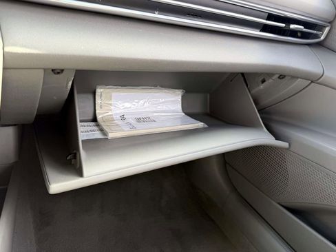 Certified 2023 Hyundai Elantra SE w/ Preferred Accessory Package FWD image 38