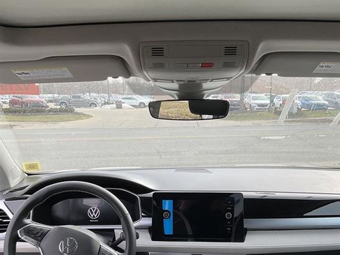 New 2026 Volkswagen Taos SE image 10