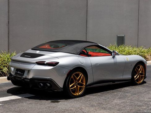 Used 2024 Ferrari Roma Spider image 5