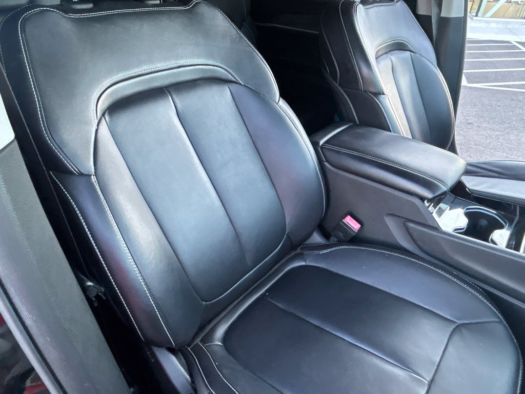 Used 2022 Jeep Grand Cherokee L Limited RWD image 28