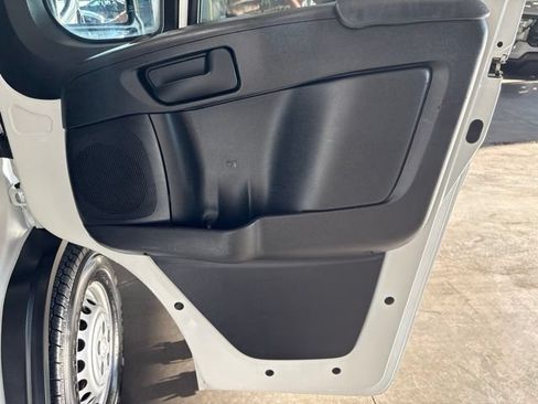 Used 2025 RAM ProMaster 2500 w/ U-Haul Equipment Group FWD image 29