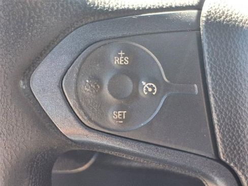 Used 2017 GMC Sierra 1500 Base image 9