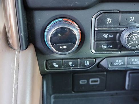 Used 2023 Chevrolet Suburban High Country AWD/4WD image 5