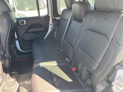 Used 2026 Jeep Wrangler Unlimited Rubicon image 16