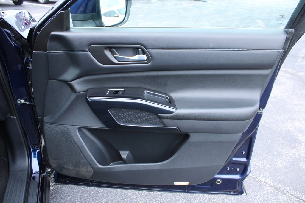Used 2022 Nissan Pathfinder SV AWD/4WD image 30