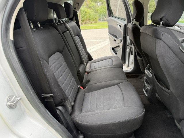 Used 2018 Ford Edge SE FWD image 16