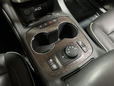 Used 2023 GMC Acadia Denali w/ Denali Ultimate Package image 38